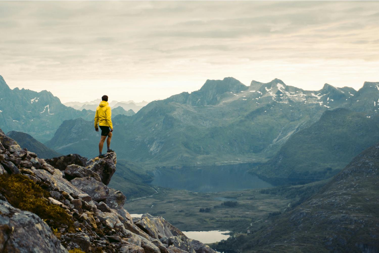 mies vaellus vuoristo